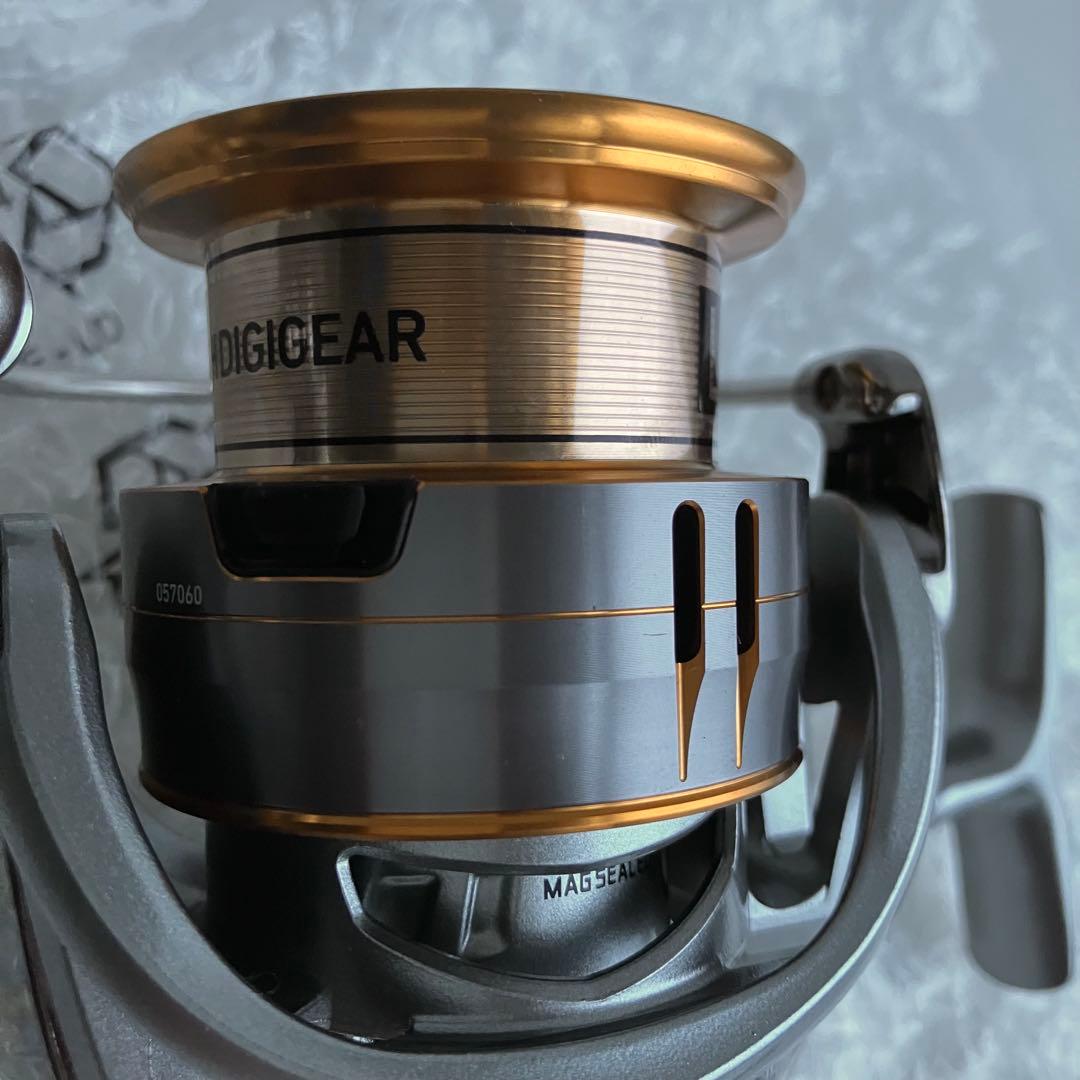 j*l様 ダイワ 18フリームスLT5000S-CXH 箱　説明書有り