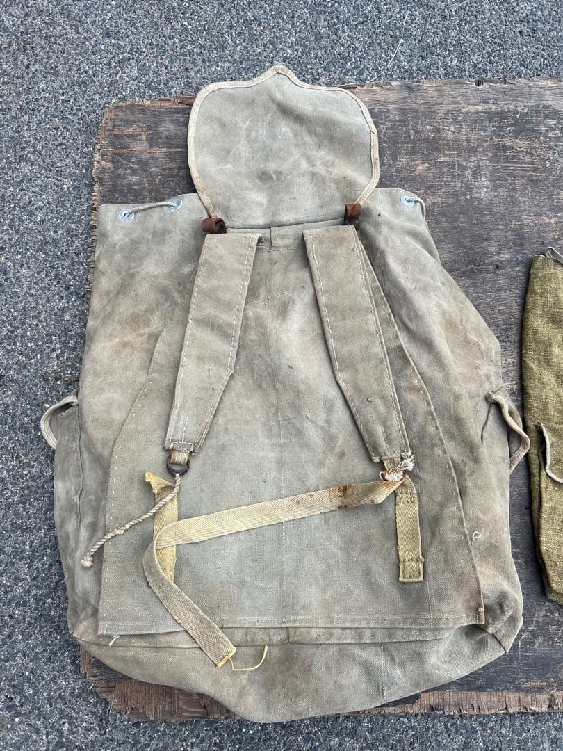 【O-1311】軍物 軍隊 戦争 ミリタリー フライトキャップ リュック 水筒