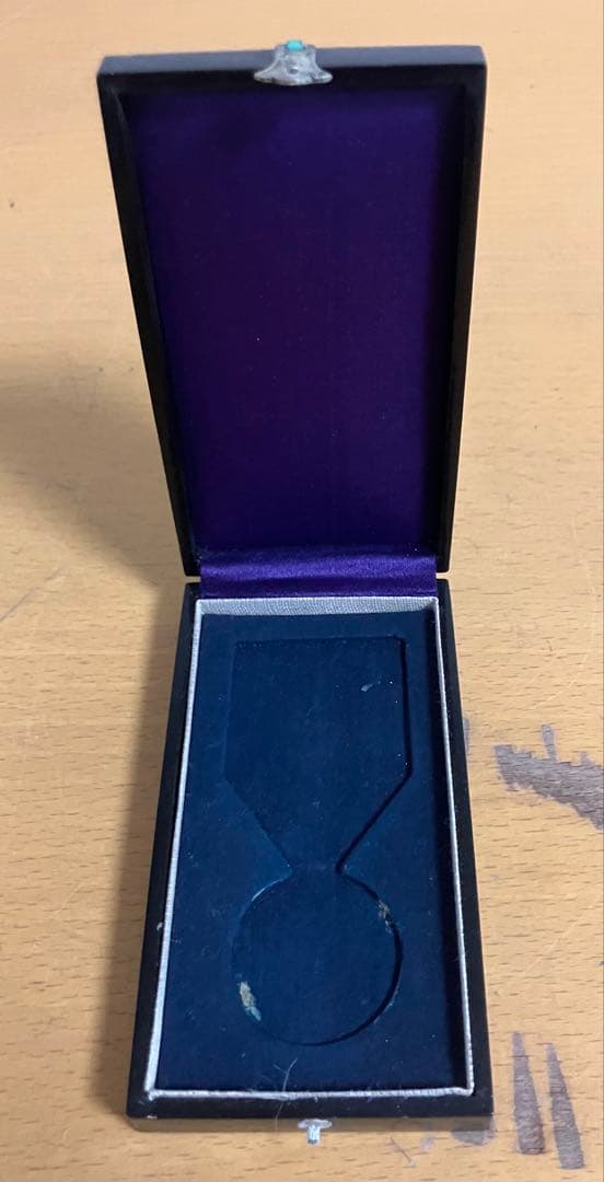 蒙古連合自治政府肇建功労章 共箱付き 勲章 記念品