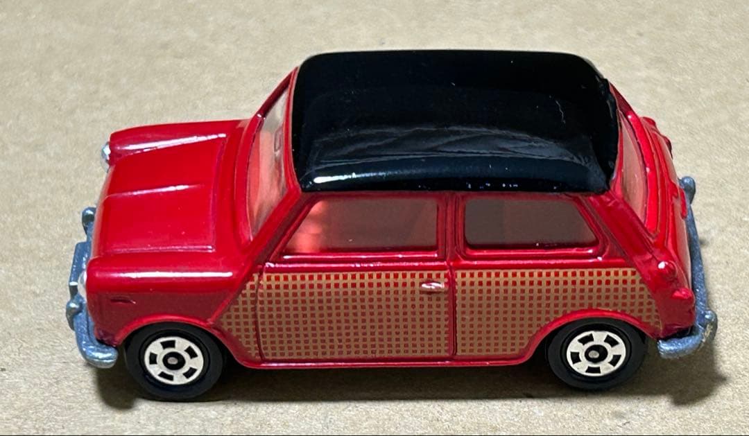 トミカ ミニクーパー サイド網目 黄タンポ 赤/黒ルーフタイプ