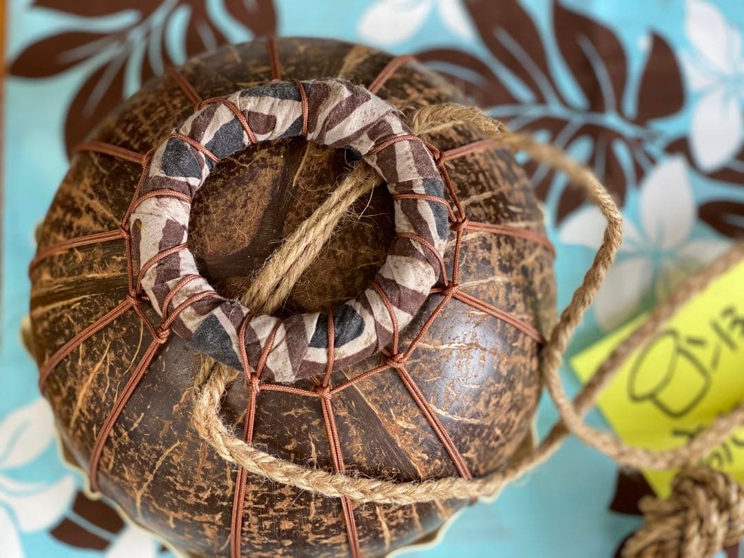 プニウ　ニードラム　美品　フラダンス　楽器 立派なプニウ　ハワイ楽器