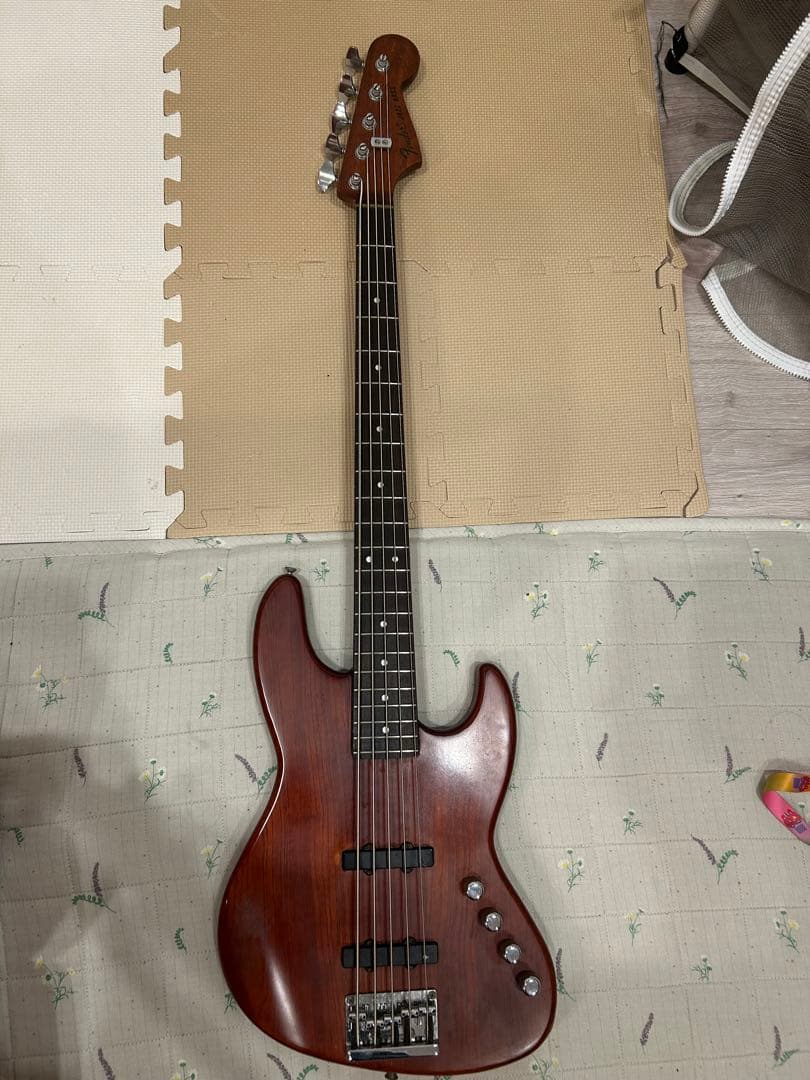 Fender Jazz Bass V フェンダー　ジャズベース　５弦　アクティブ
