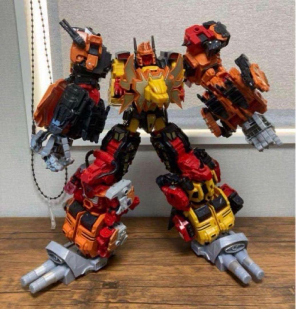 非正規 トランスフォーマー プレダキング風　巨大サイズ