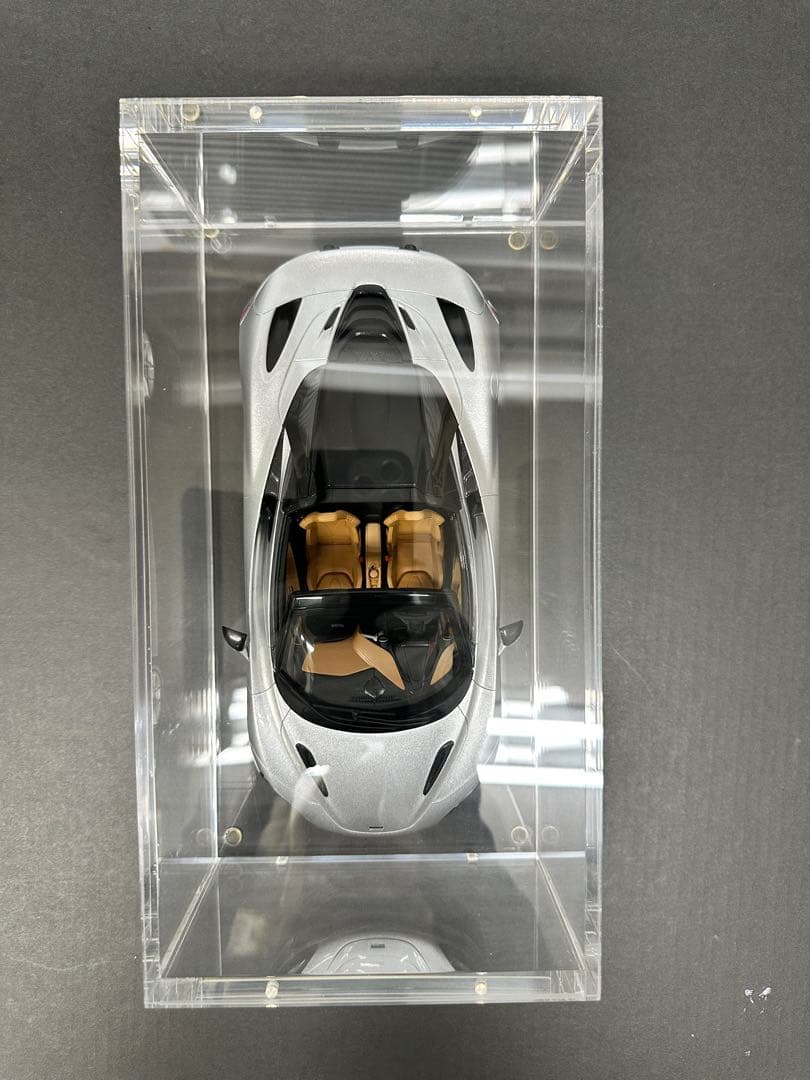 McLaren 1/18 720Sスパイダー シルバー 専用ケース付き