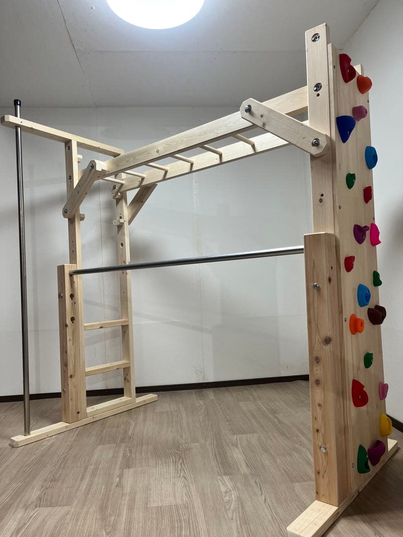 雲梯　うんてい　室内うんてい　うんてい室内　ボルダリング　鉄棒　登り棒　知育