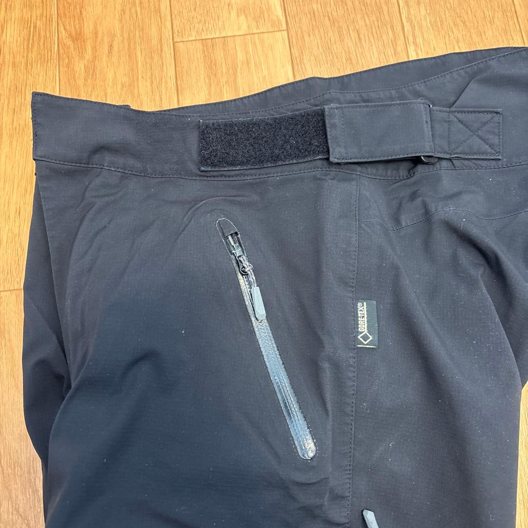 マムート　ゴアテックス　スキー•スノボパンツ　Sサイズ