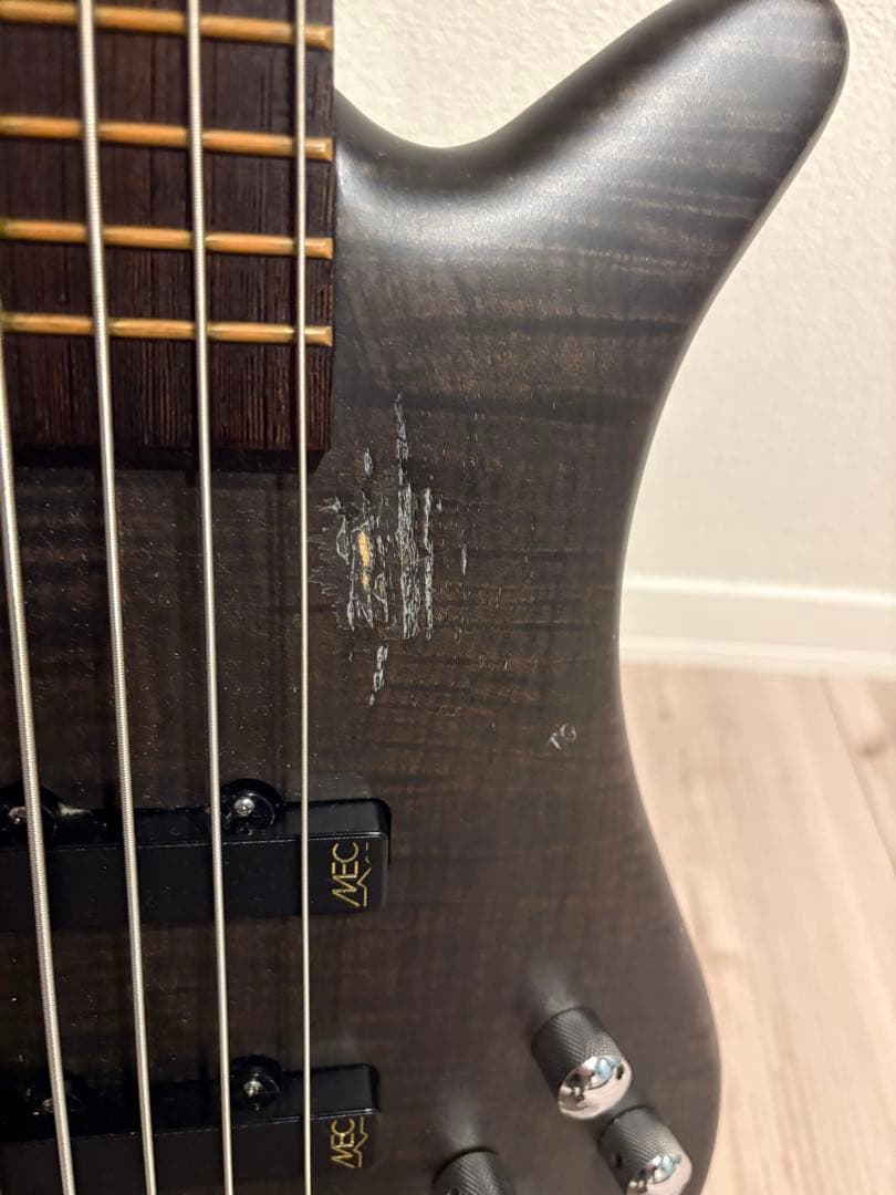 ベース Warwick Streamer LX 5