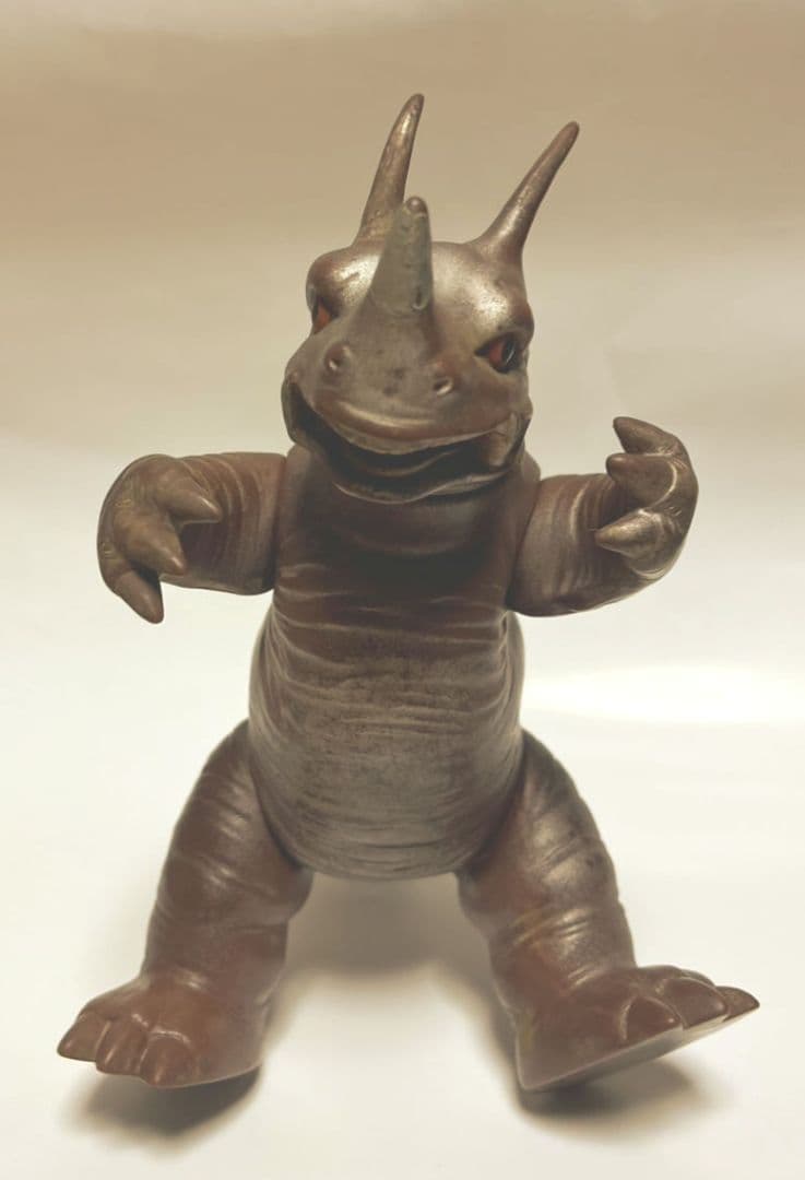 フィギュア怪獣ソフビネロンガ