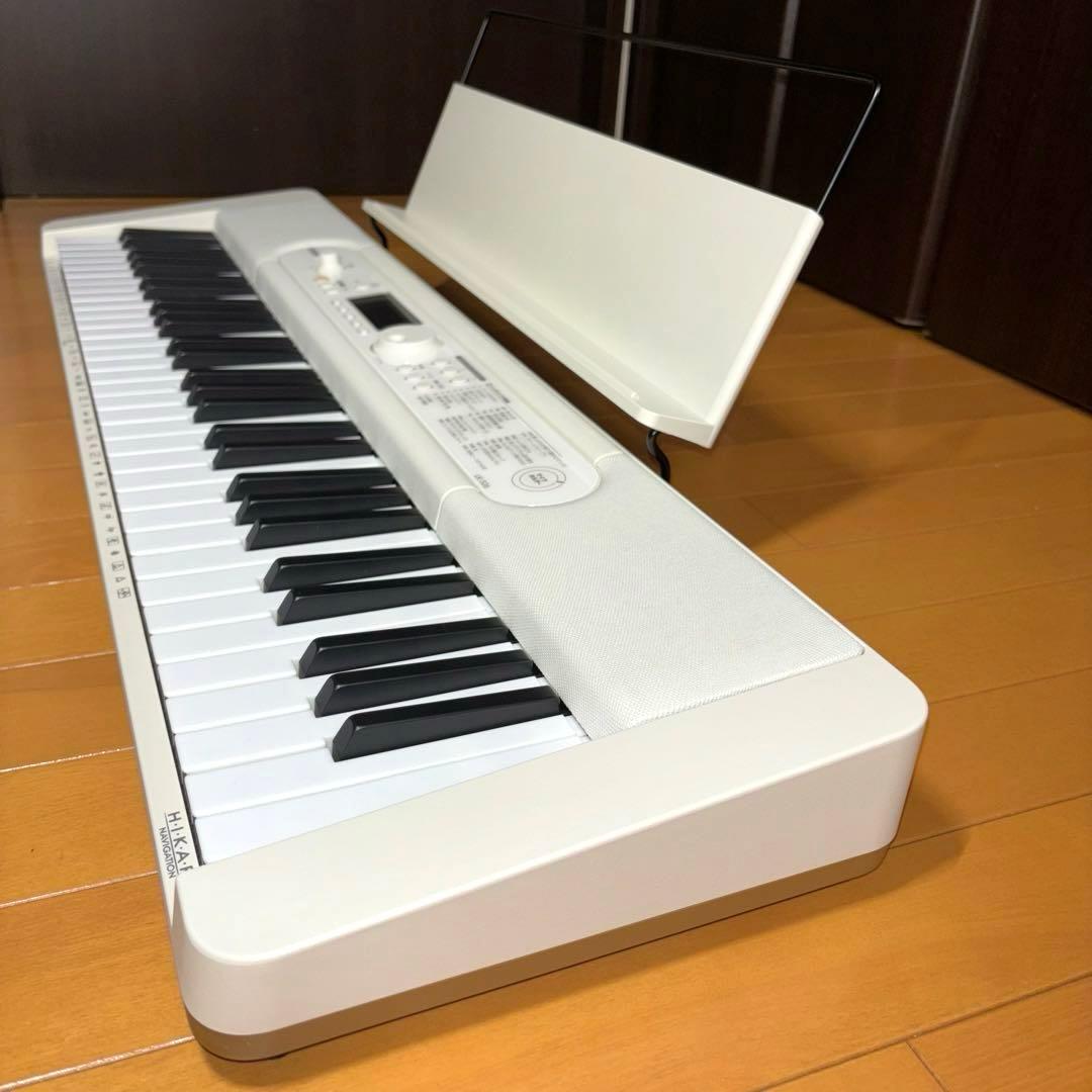 CASIO電子キーボード 光ナビゲーション LK-526 2022年製