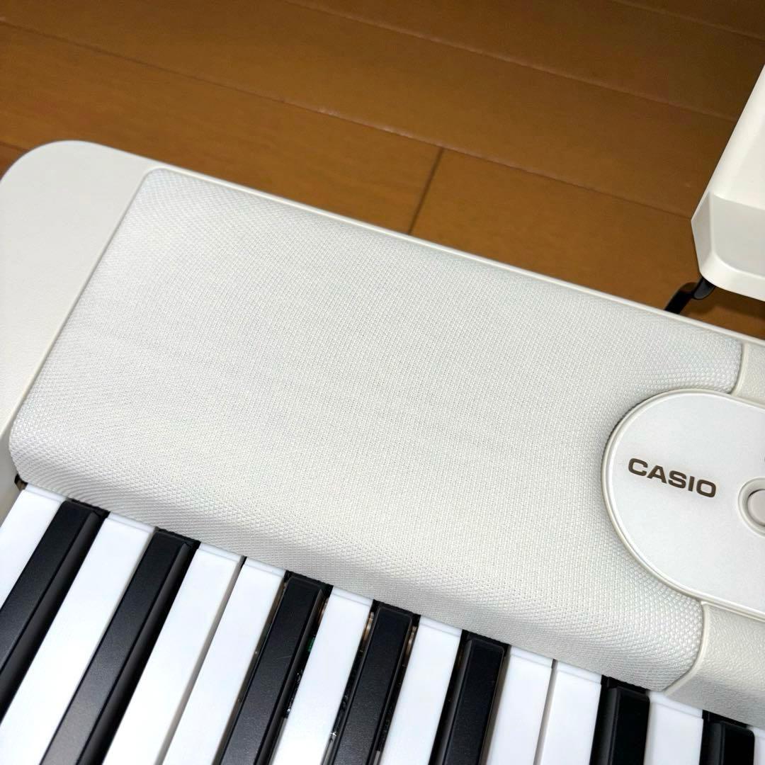 CASIO電子キーボード 光ナビゲーション LK-526 2022年製