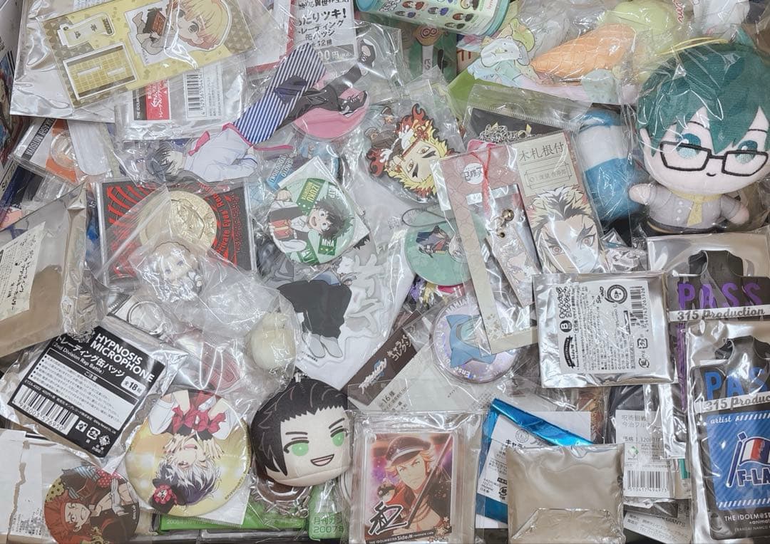 アニメグッズ ノンジャンル 缶バッジ アクリルスタンド 大量 まとめ売り