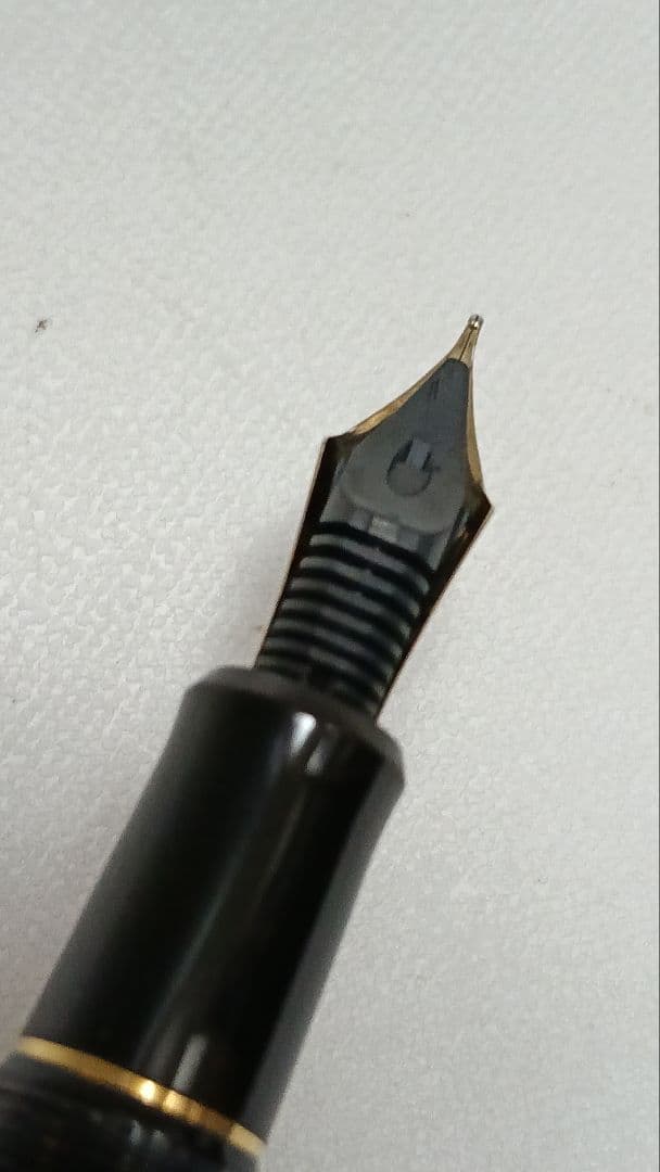 万年筆　PILOT CUSTOM 823 ペン先14K 585 15 〈M〉