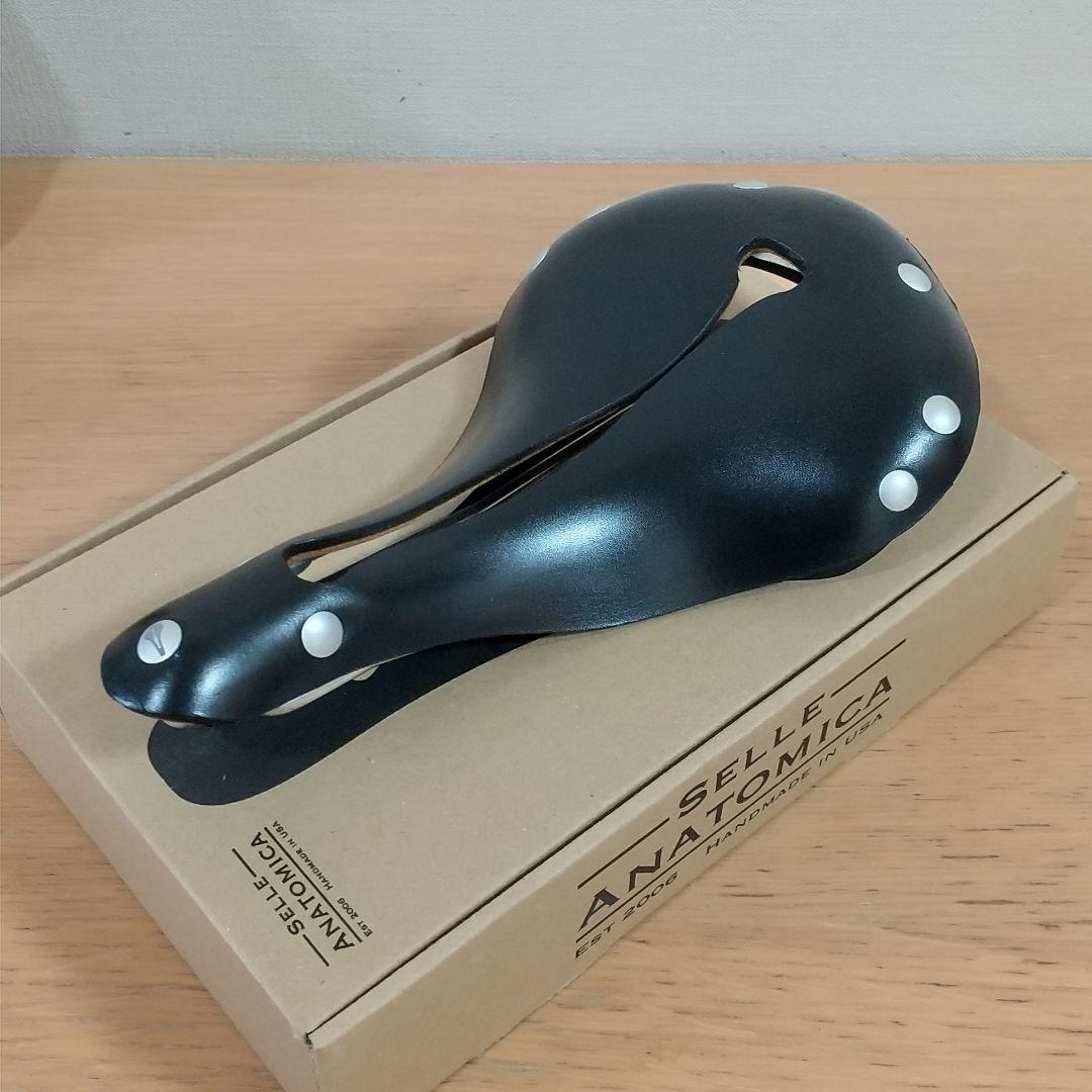 セラアナトミカ Ｘ２ Water Shed 革サドル (ブラック)