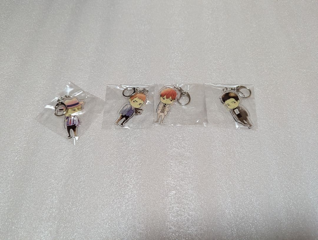 ヨネダコウ 囀る鳥は羽ばたかない　画業10周年記念アクリルキーホルダーセット