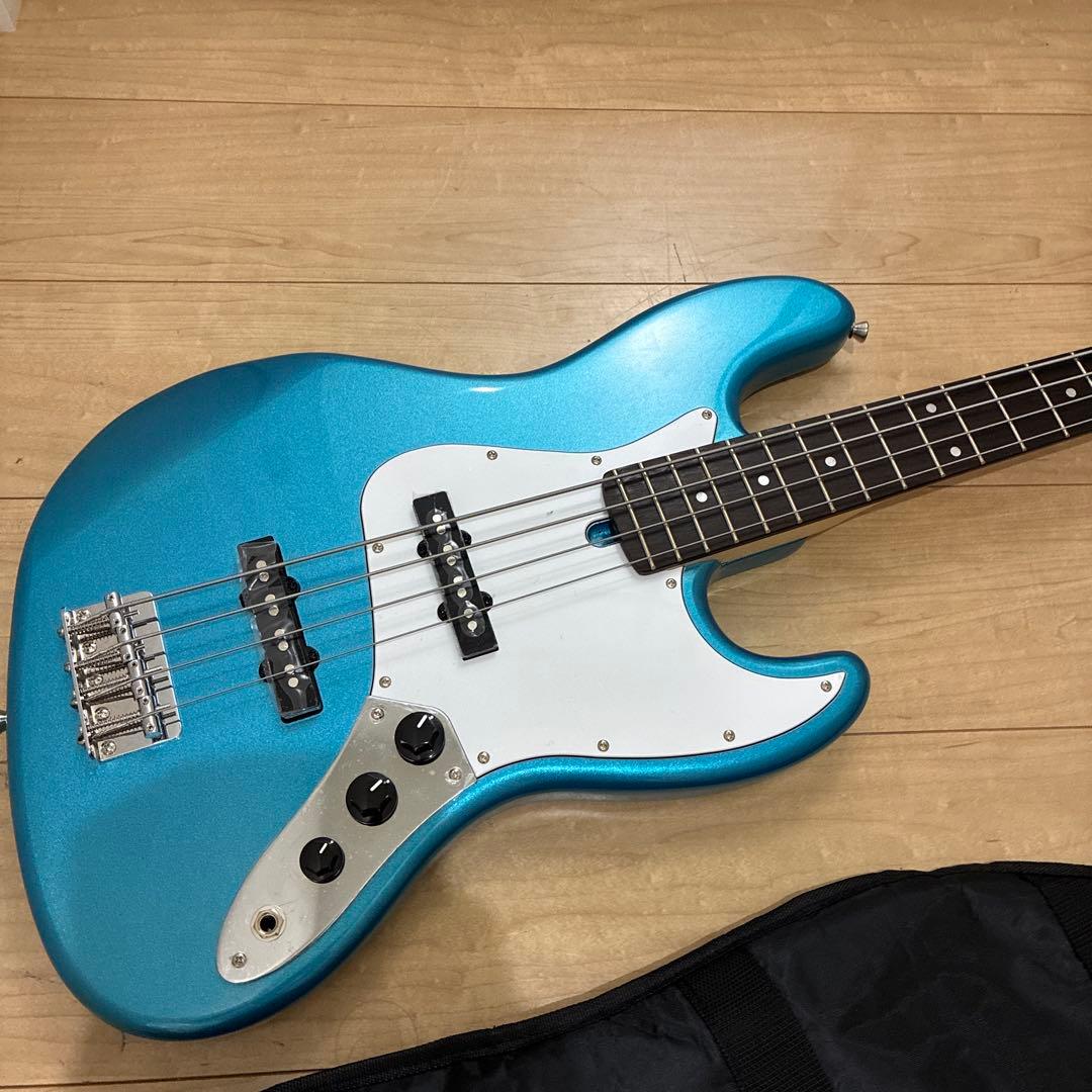 ほぼ新品！バッカス　ユニバースシリーズ　ジャズベースタイプベースギター　調整済み