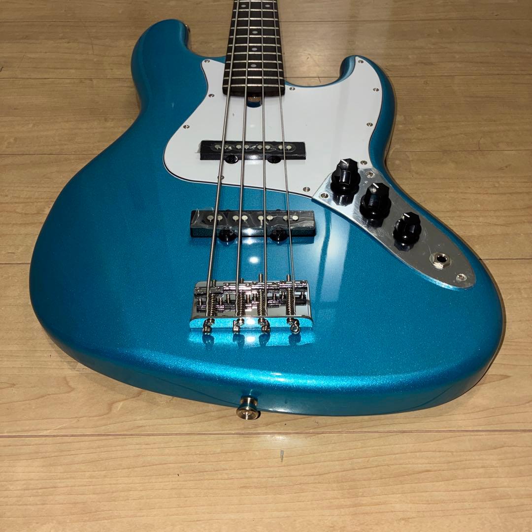 ほぼ新品！バッカス　ユニバースシリーズ　ジャズベースタイプベースギター　調整済み