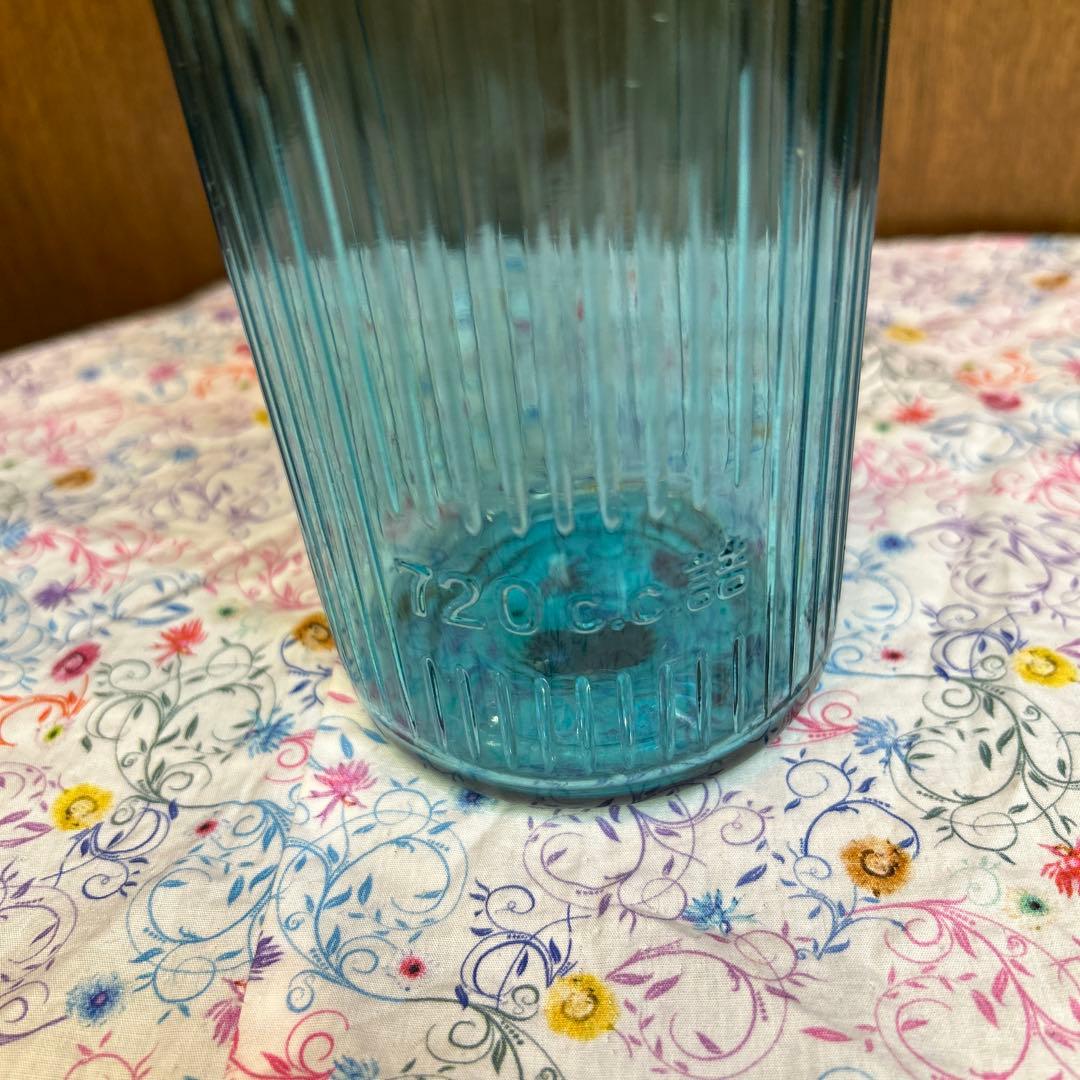 レトロ 稀少 王冠栓とストライプ アクアグリーン/青緑色の古い四合瓶 白鶴酒造