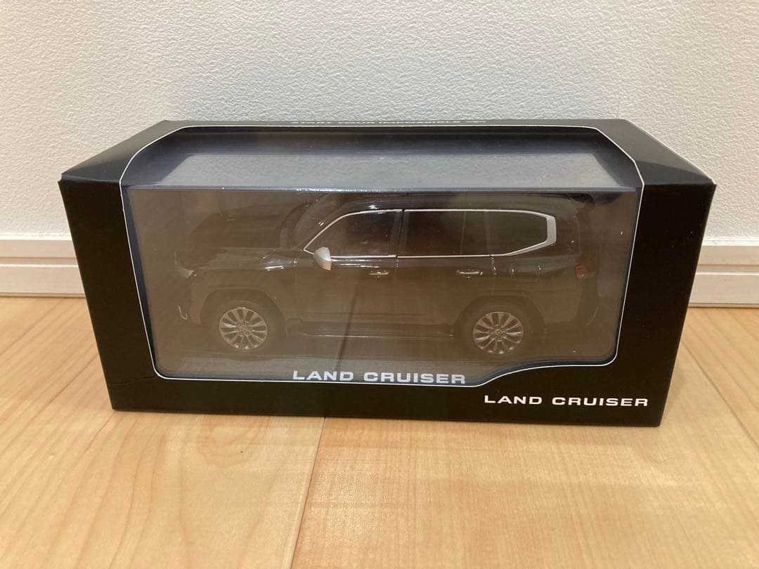 ランドクルーザー300　ミニカー　1/30スケール　トヨタ　TOYOTAブラック