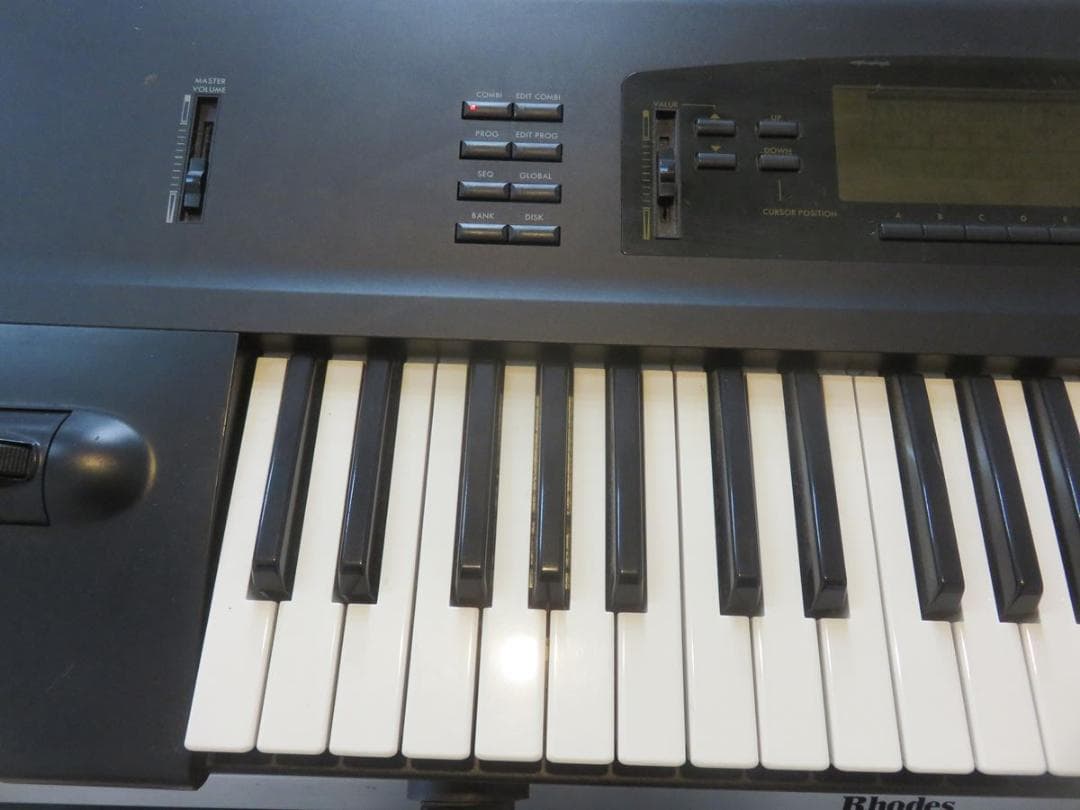 鍵盤楽器 Korg 01/w fd 61 keys
