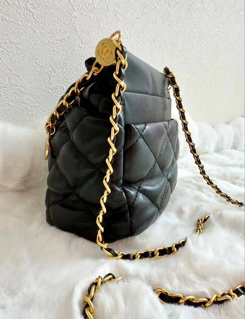 【新品未使用】CHANEL キルティング　ショルダーバッグ　チャーム　ノベルティ