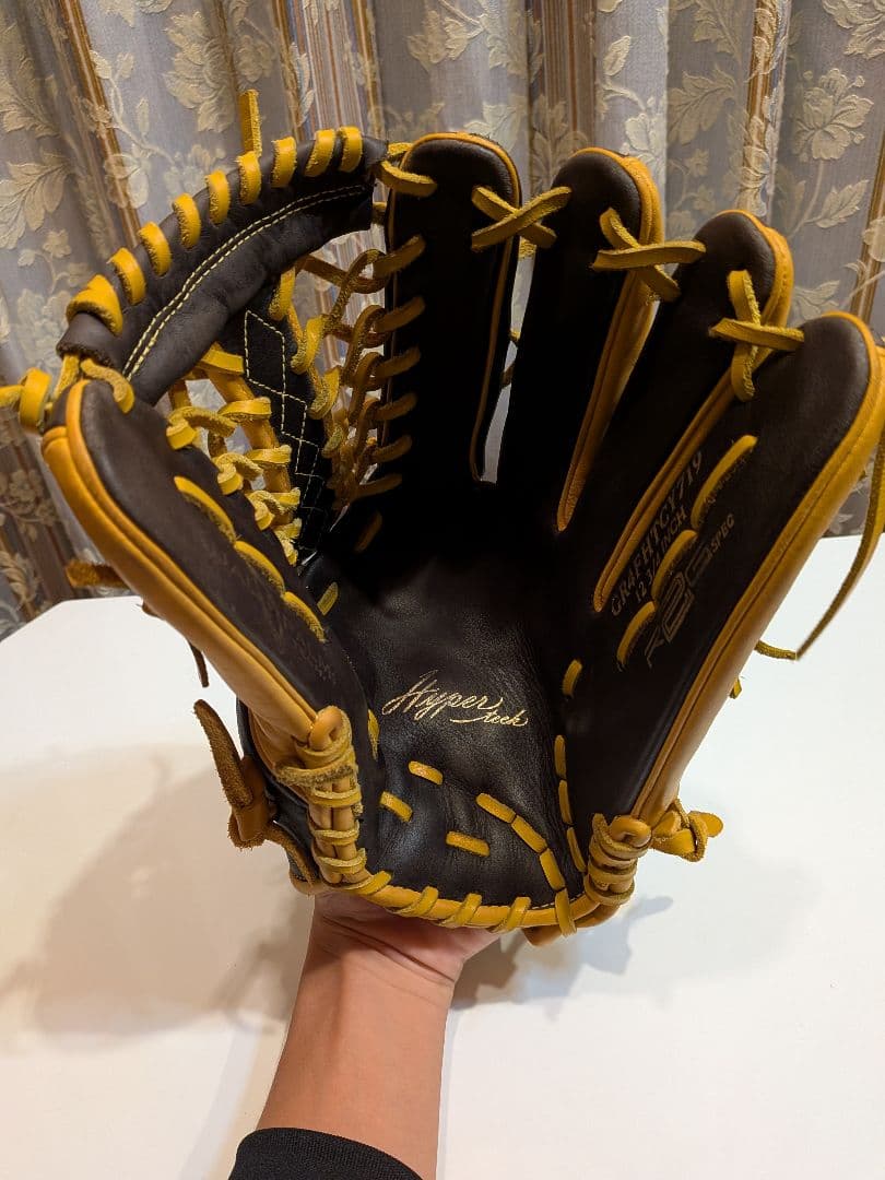 お*り様 Rawlings 軟式グローブ 黒/黄 ハーパーサイン