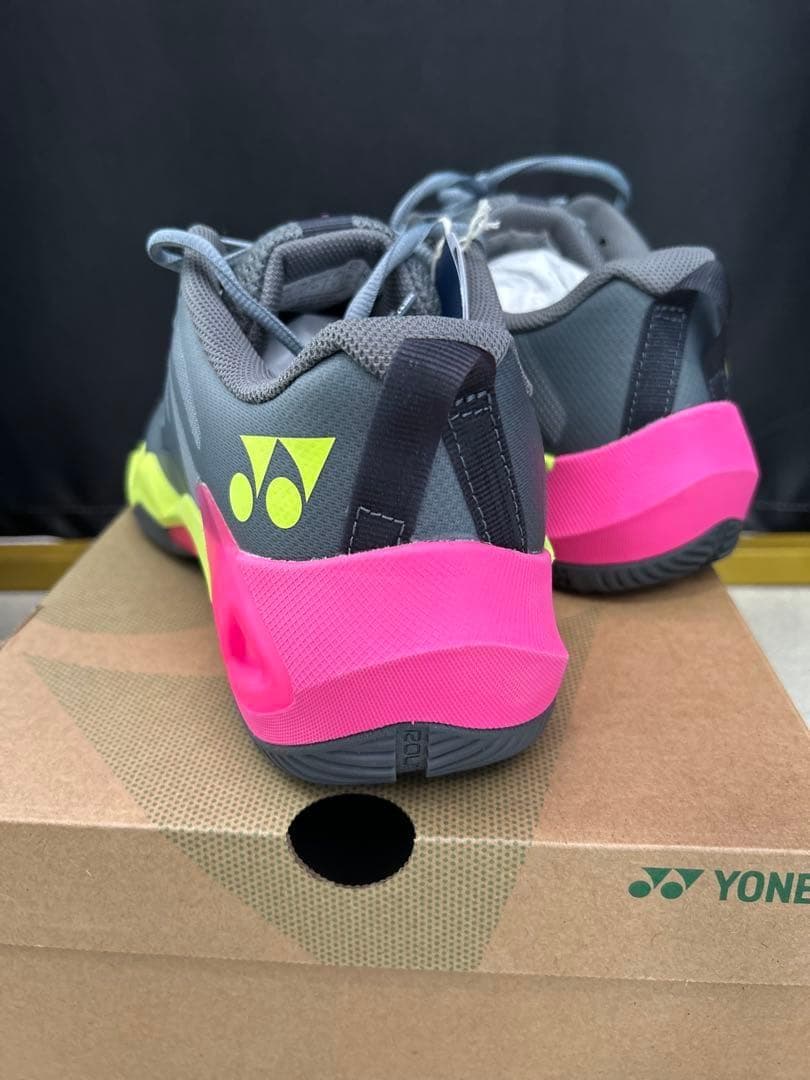 25.0㎝　サブアクシアワイド　新品未使用　YONEX　バドミントン　シューズ