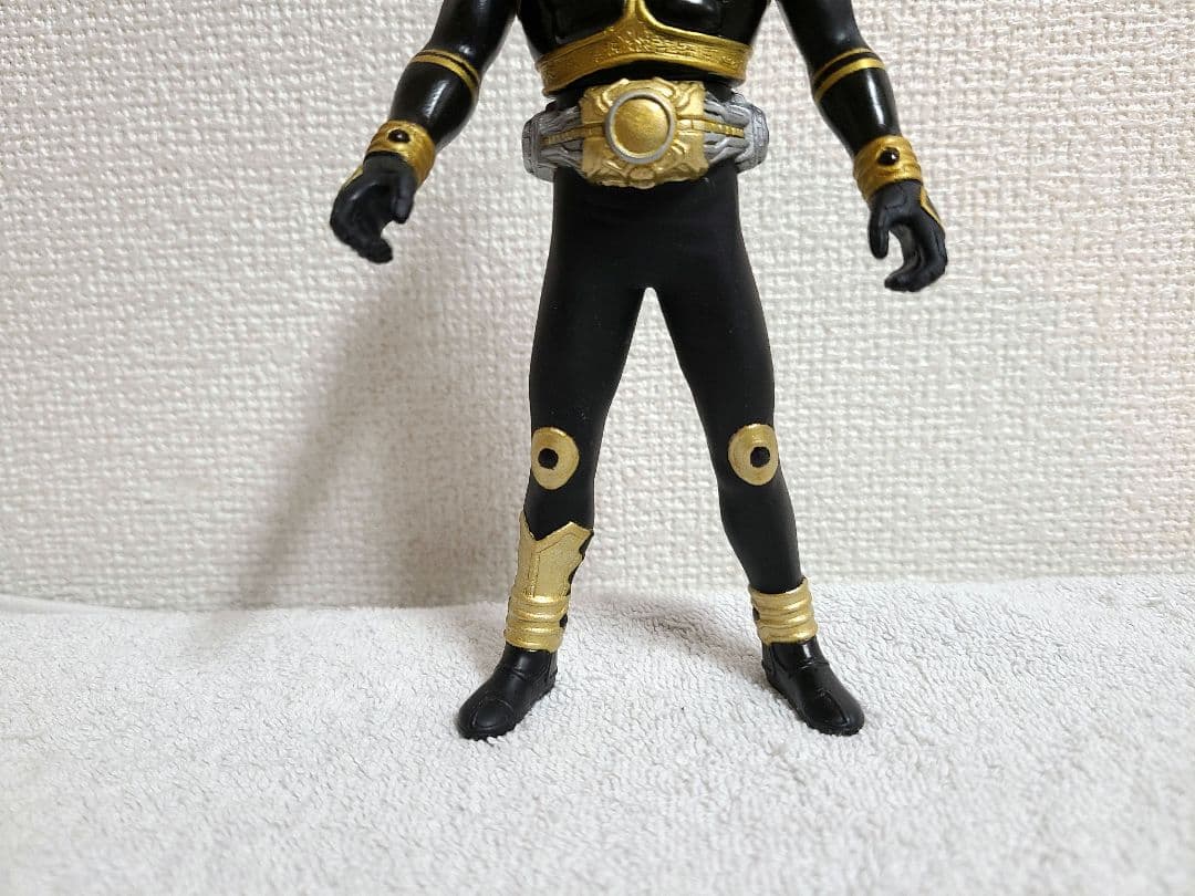仮面ライダークウガ ライジングマイティ ブラックバージョン ソフビ