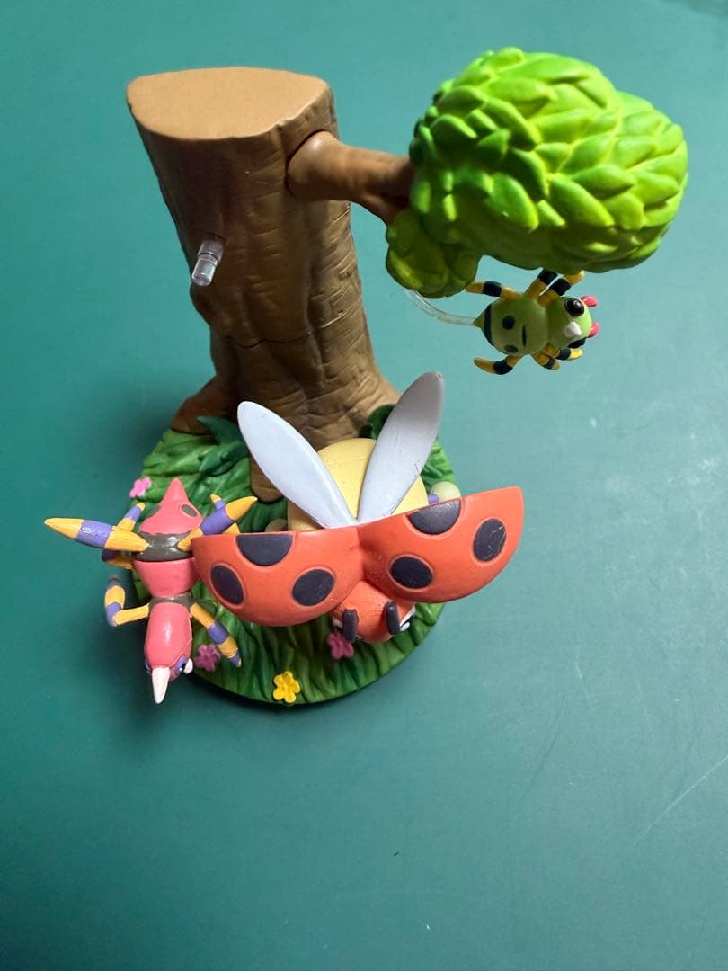 立体ポケモン図鑑　レディバ、アリアドス、イトマル