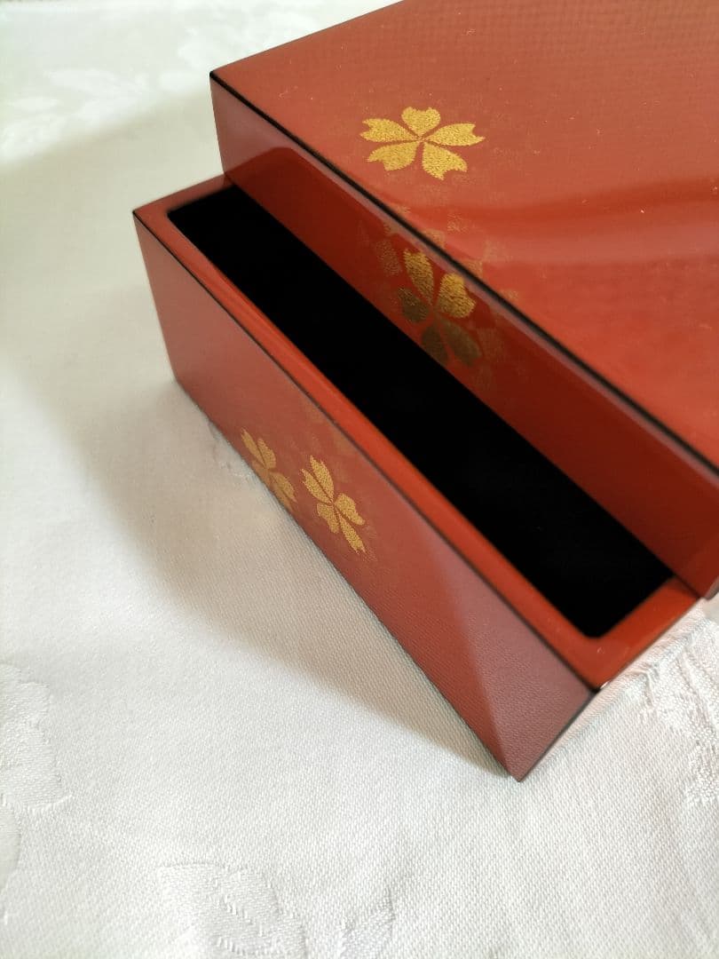 輪島塗　桜沈金宝石箱