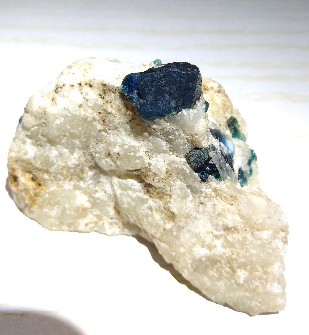 アフガナイト　母岩付き希少宝石鉱物標本