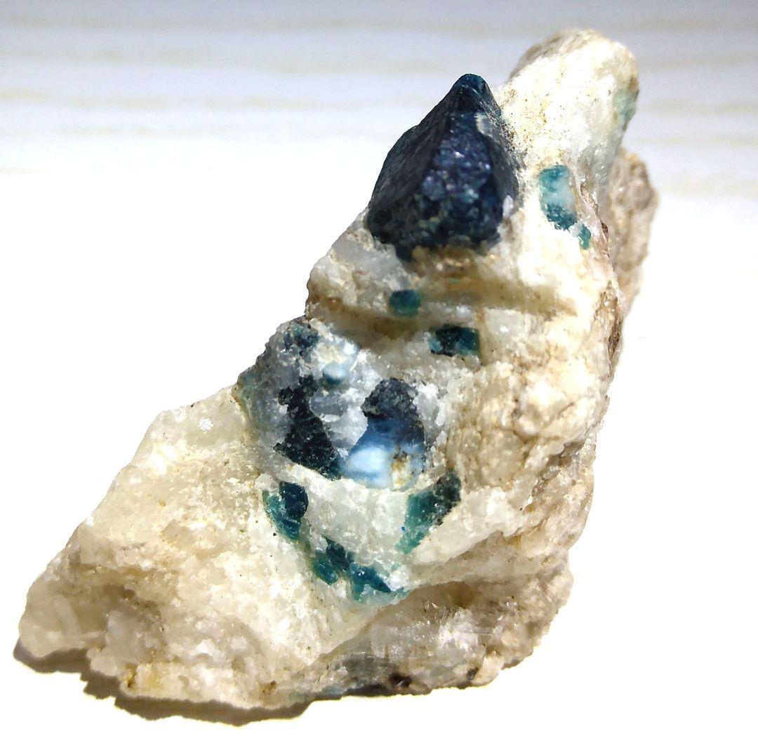 アフガナイト　母岩付き希少宝石鉱物標本