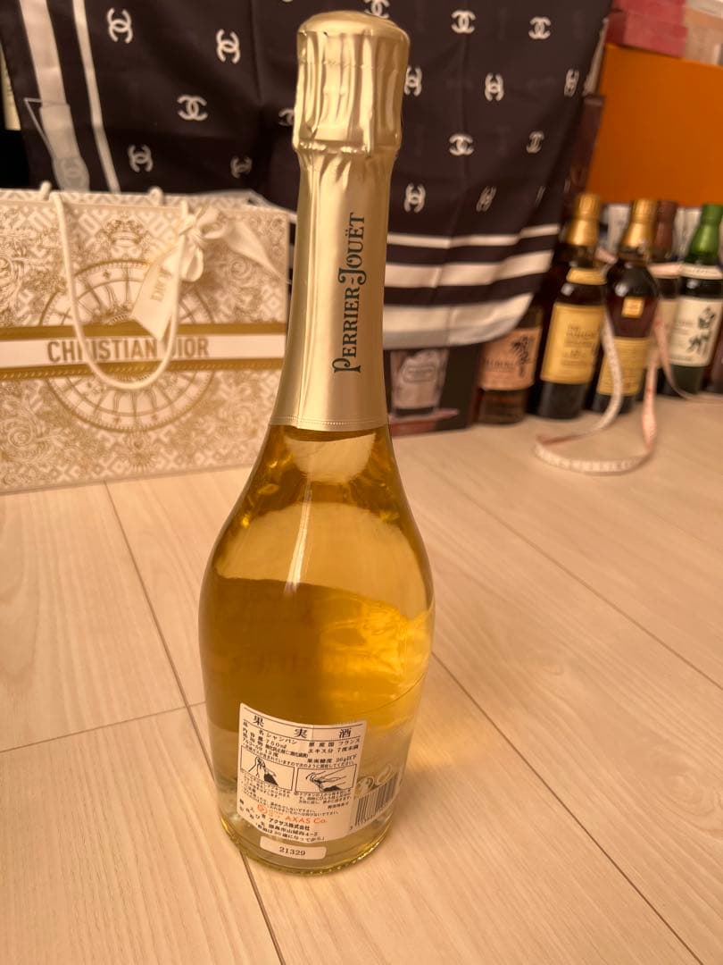Perrier-Jouët シャンパン 750ml