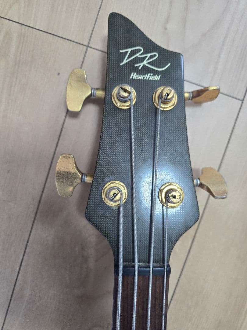 Fender Heartfield DR4 ベース（Bass）
