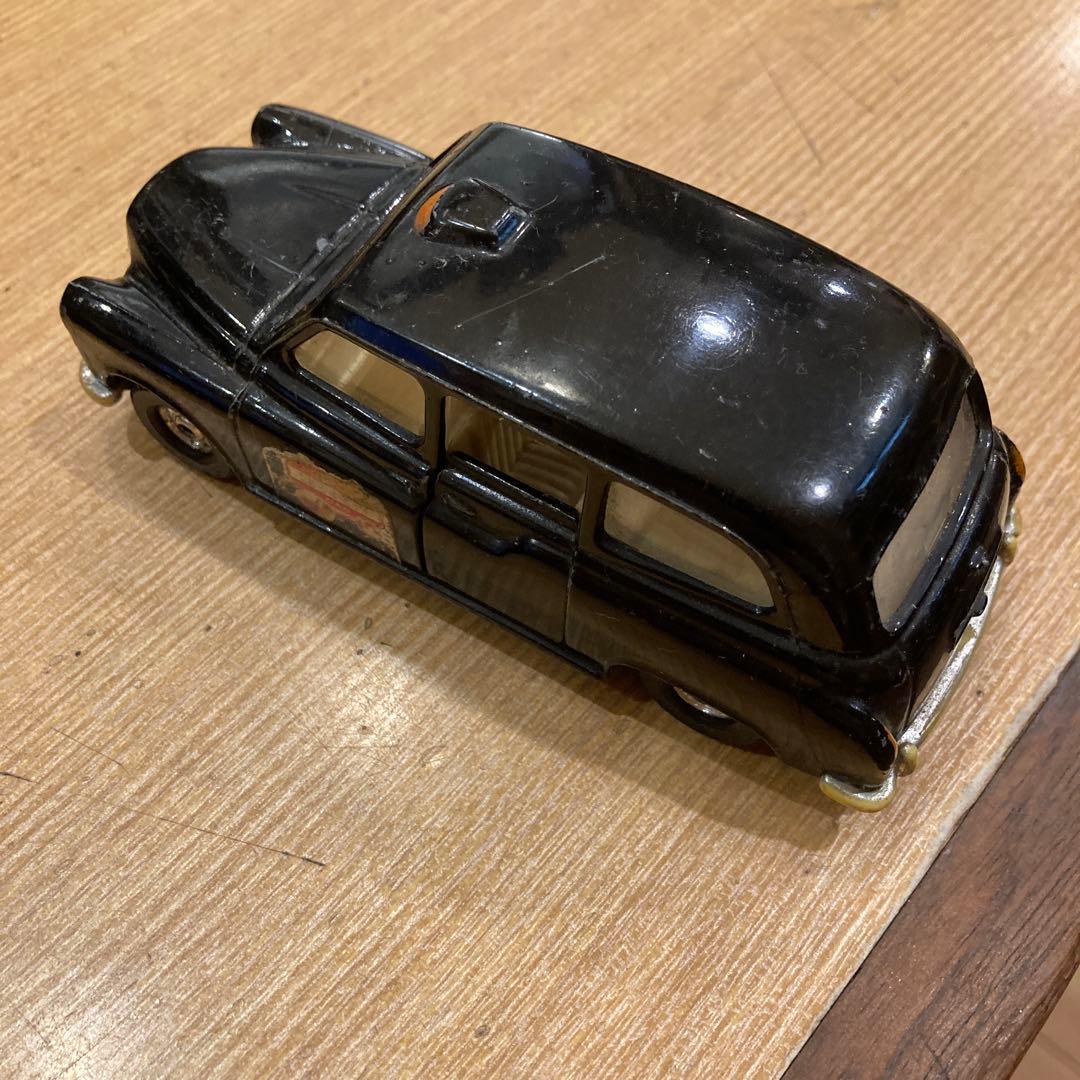 ロンドン・タクシー ミニカー コーギー社初期モデル