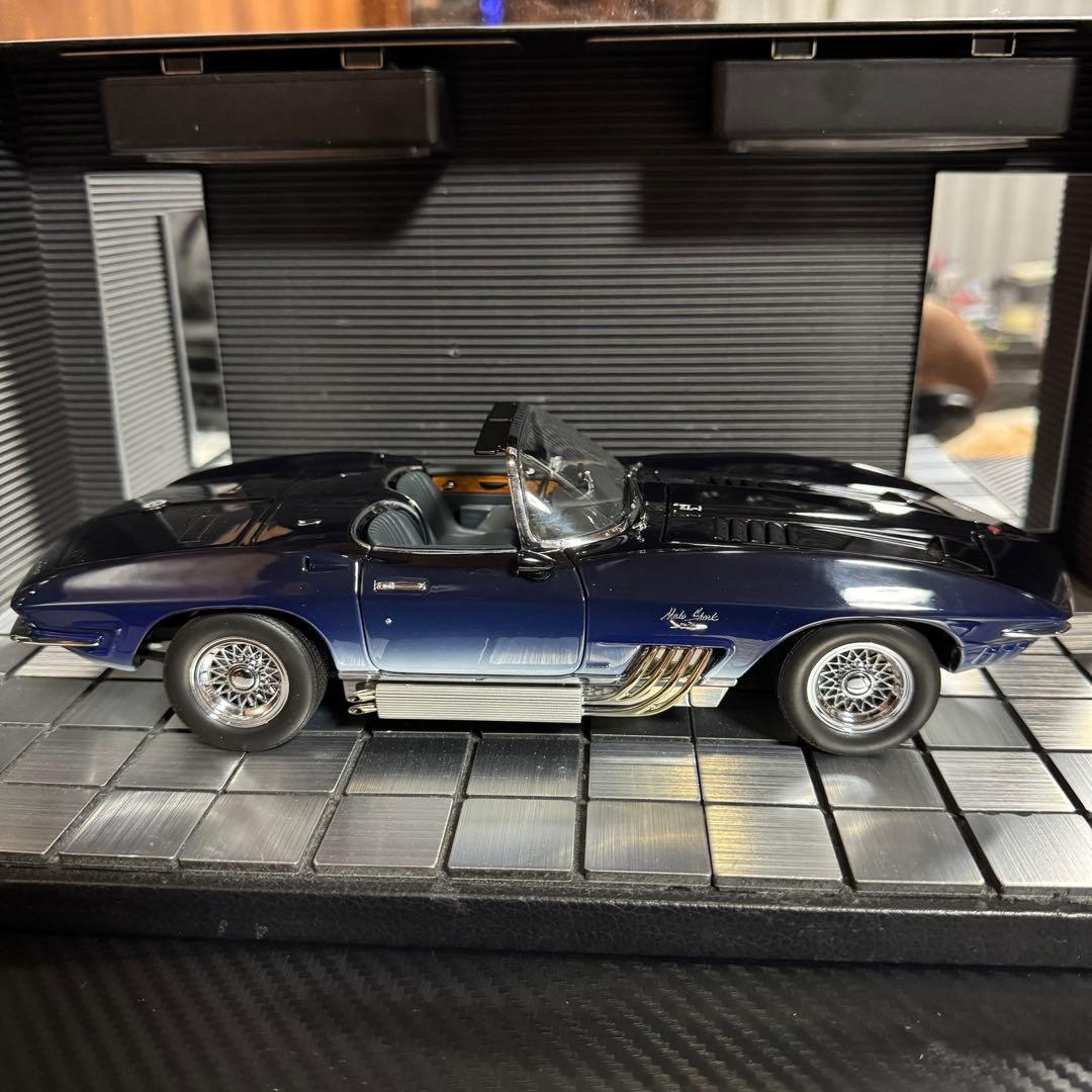 絶版未展示品 オートアート 1/18 コルベットMako Shark 1961