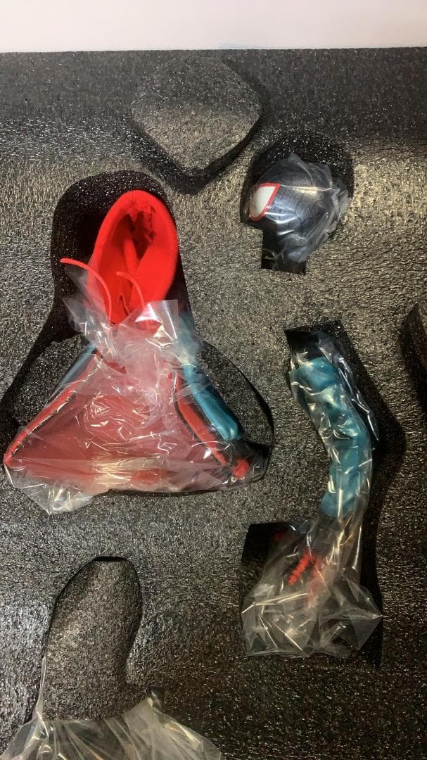 ★未使用 スパイダーマン：スパイダーバース マイルス・モラレス 完成品フィギュア