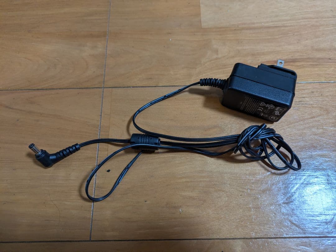 BOSS GT-1 ギター　マルチエフェクター　教科書とアダプター付