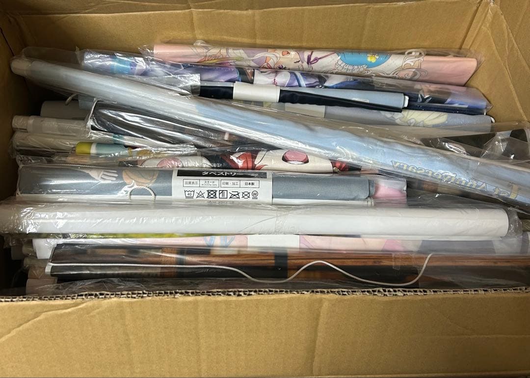 アニメ　アイドル等　タペストリー　ポスター　超大量まとめ売り　未開封含　ダブり有