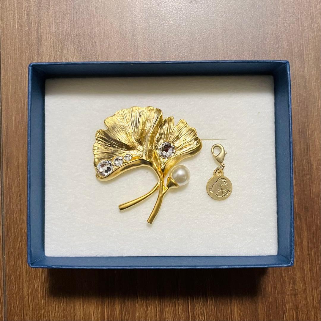 【新品】名探偵コナン 黒鉄の魚影 フサエブランド ブローチ