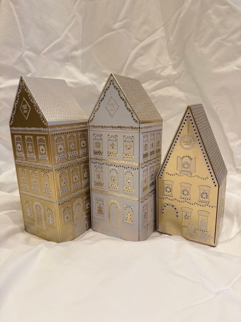 ３点セット M&S 2025年 クリスマス限定 ハウス型ライトアップ缶 1-12