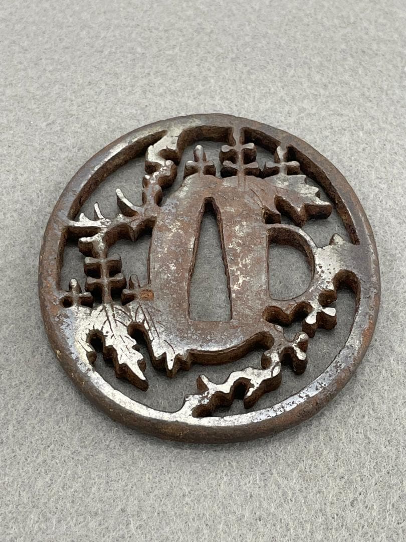 刀の鍔、鐔、武具、透かし、刀、日本刀 、アンティーク、骨董品