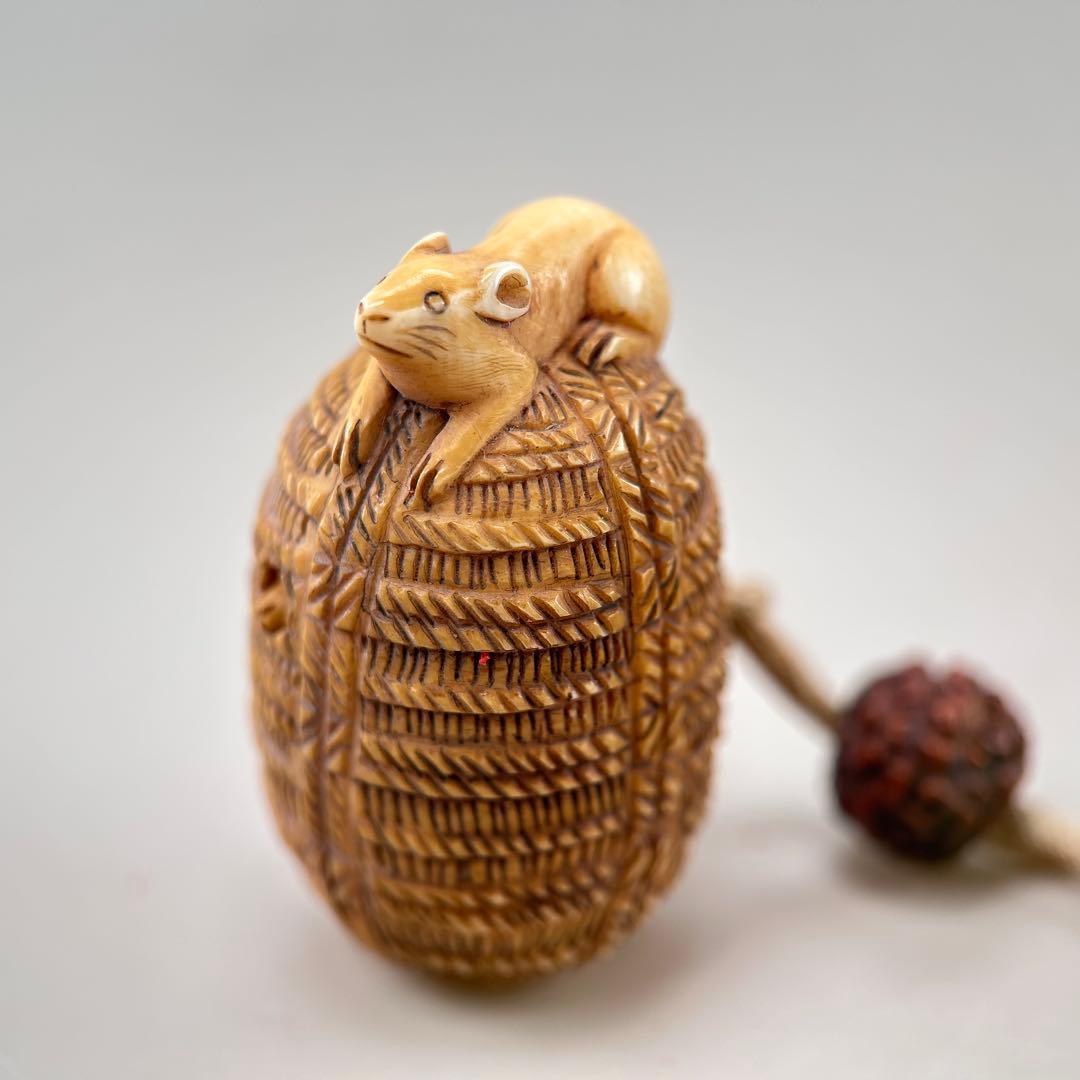 ハリネズミ型印籠 金色