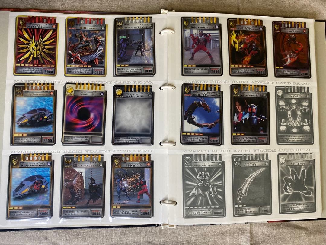 仮面ライダー龍騎 コンプリートカードファイル＋アドベントカード200枚以上