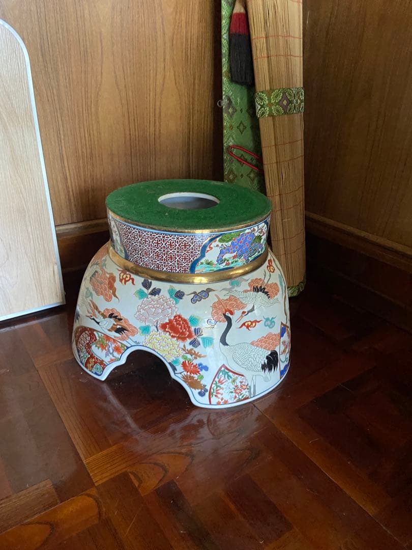 有田焼の品物になります，170センチくらいあります