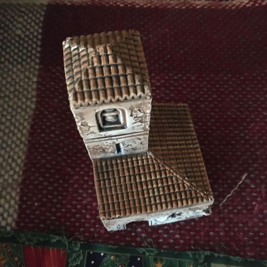 ゴーハウス　陶器製教会ミニチュア置物