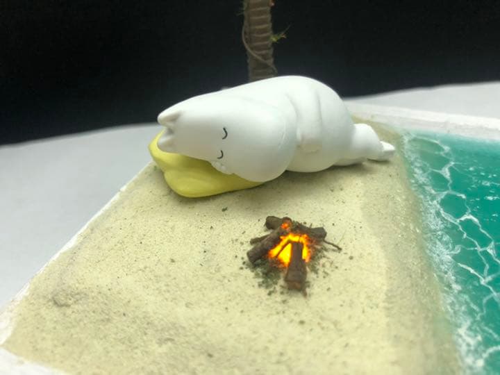 ムーミン　ジオラマ　海辺で寝るムーミン