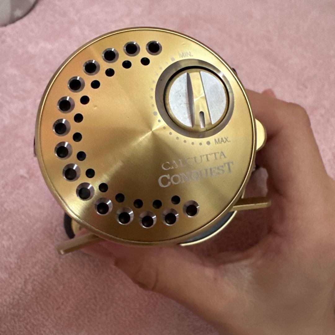 CALCUTTA CONQUEST 101HG ゴールド ベイトリール