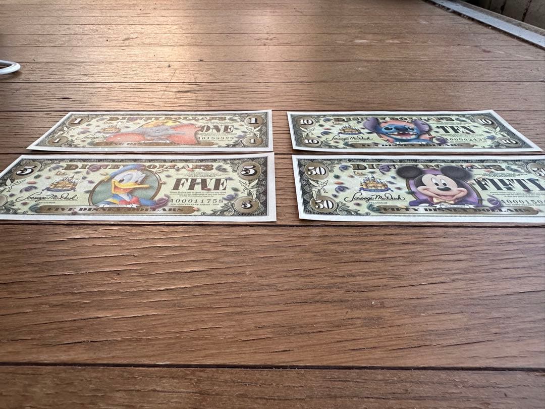 ディズニーダラー　カリフォルニア50周年記念紙幣4枚セット
