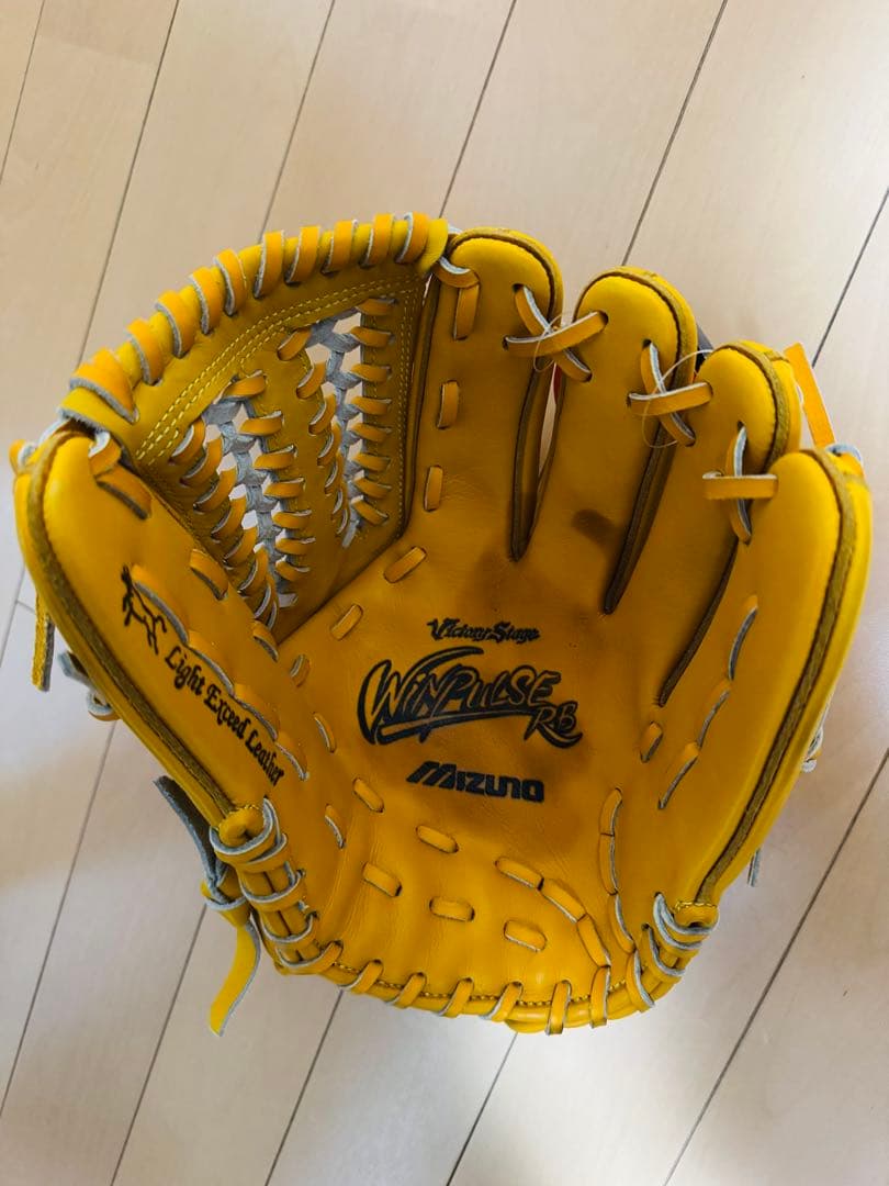 ミズノ 軟式野球グローブ Victory Stage サイズ10 右投げ