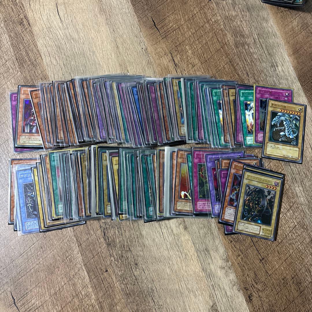 り*迎様 遊戯王　約300枚　スーパーレア以上　まとめ売り